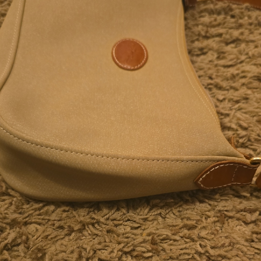 Elegant Longchamp Tan Shoulder Bag - Picture 12 of 15